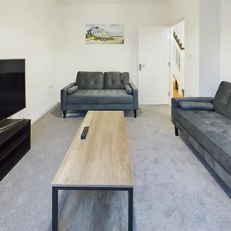 Nyaraló Sleek 6-bed Townhouse With Garden Bristol